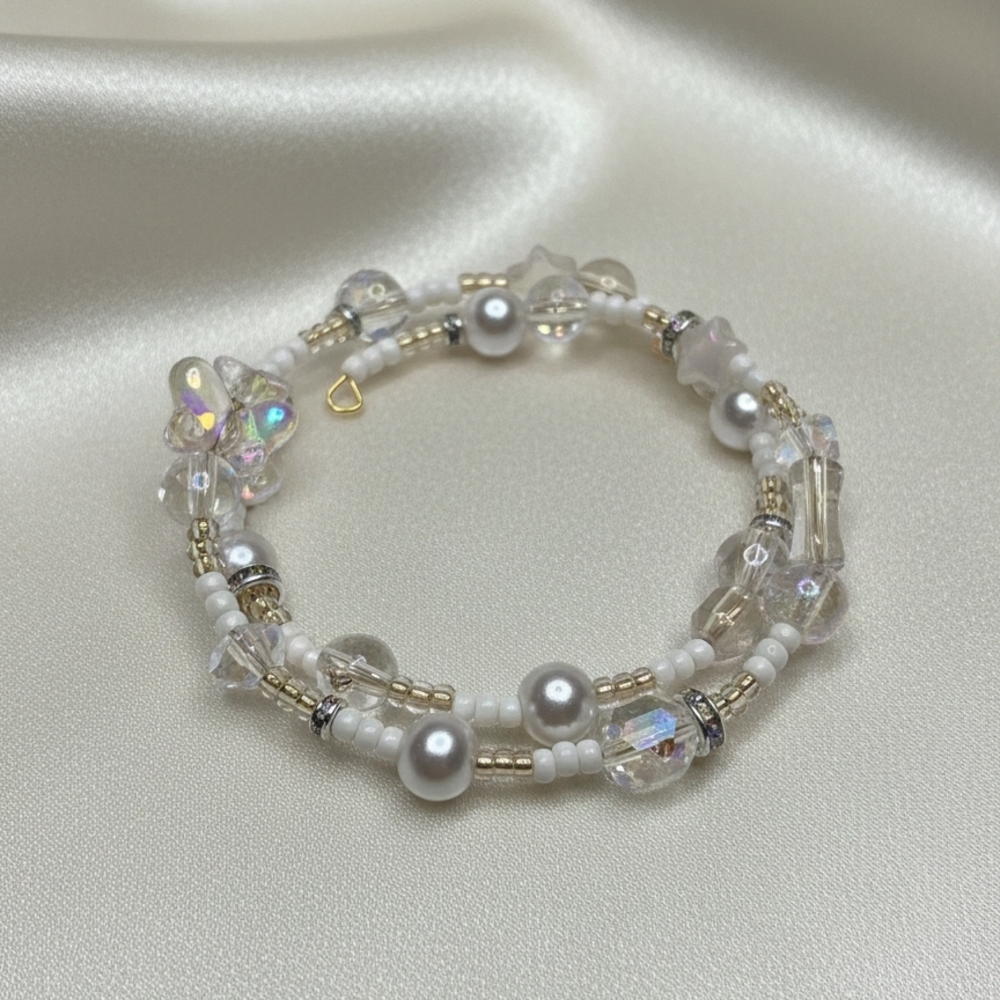 Elegant Pearl and Crystal Bracelet